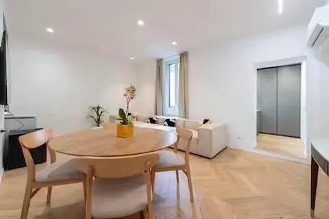 Duomo Prestige Apartman Milánó 0*,